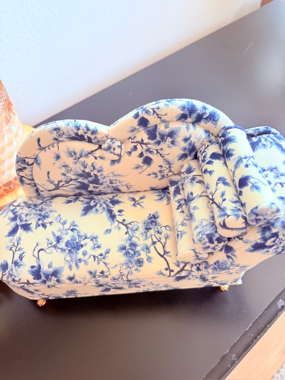 🩷🩷Blue Floral Mini Chaise Sofa Accent - Jewelry box 🩷🩷 - Picture 3 of 7